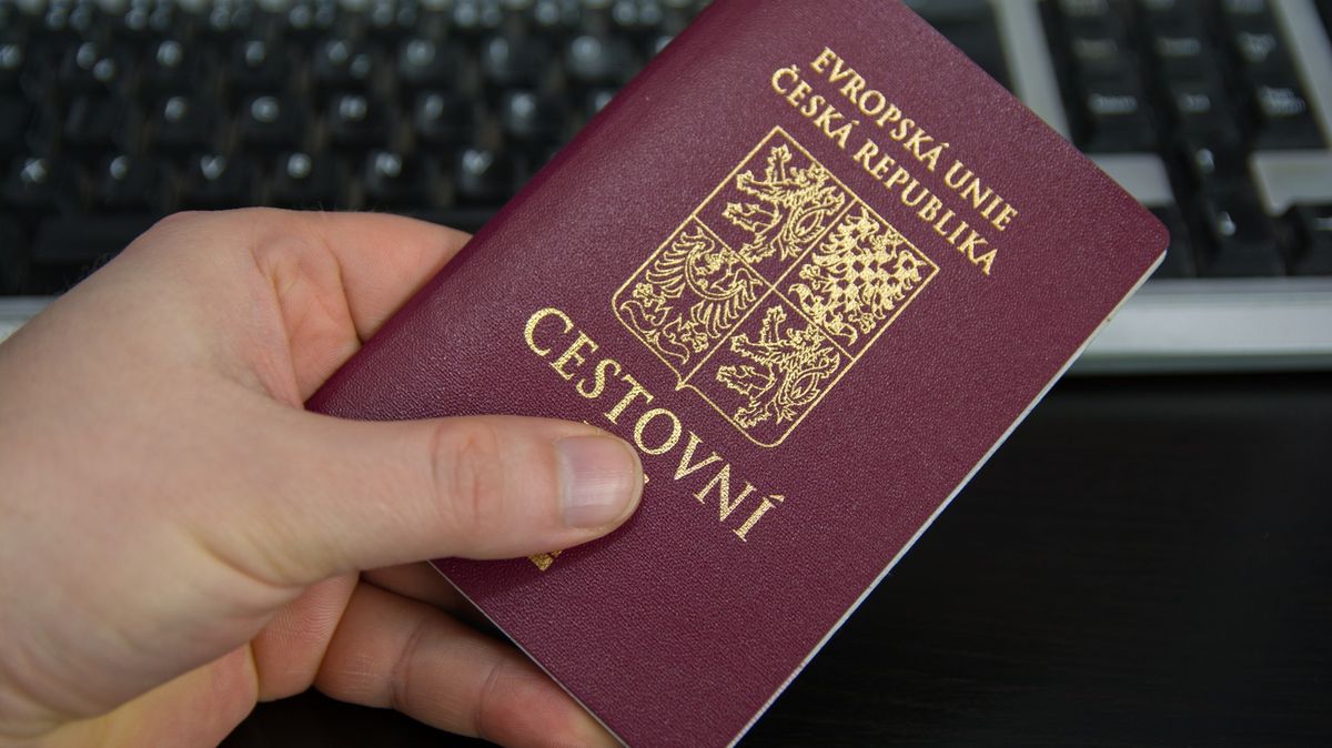 Češi mají z ekonomicky vyspělých zemí nejlevnější pasy